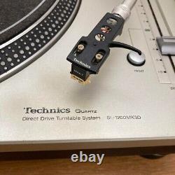Paire de platines DJ Technics SL-1200 MK3D Black à entraînement direct.