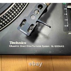 Platine vinyle à entraînement direct Technics SL-1200MK3 noire avec set de table de mixage Vestax PMC-03A d'occasion du Japon